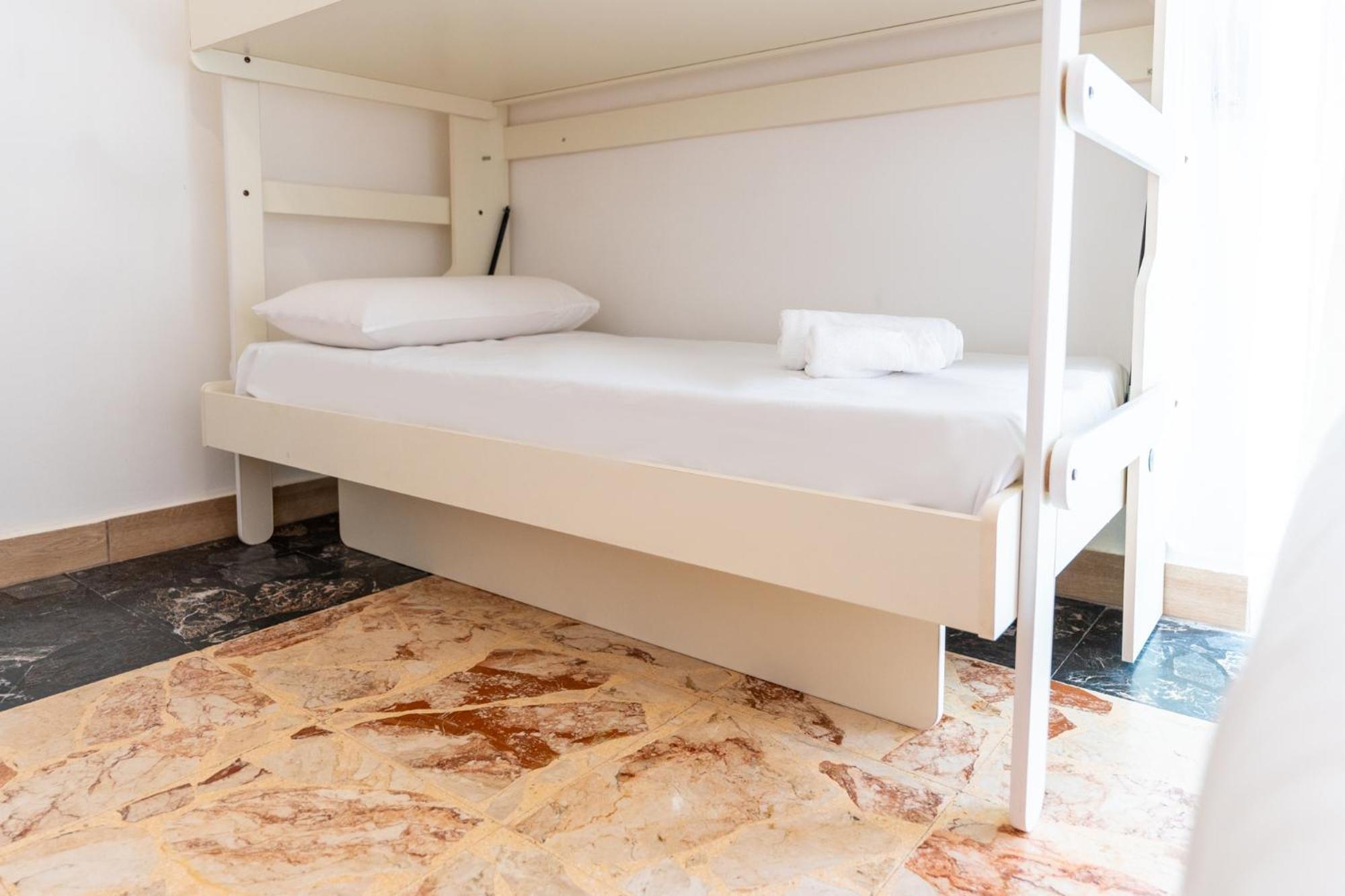 Tombolata Hotel Napoli Bagian luar foto